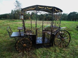 Кованная карета